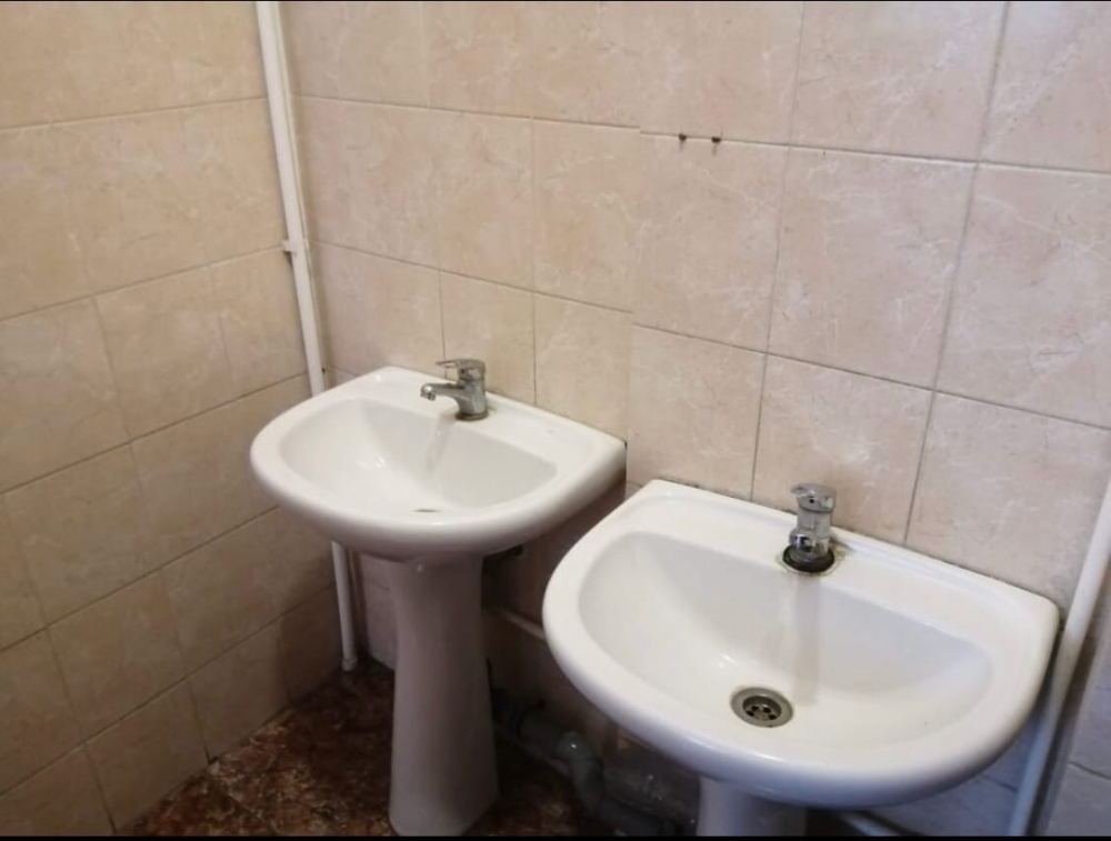 «И это в разгар  пандемии!»: общественники возмущены отсутствием мыла в туалетах некоторых школ Таганрога