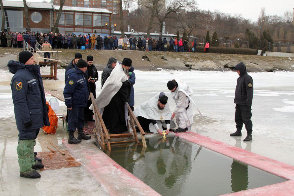 Весь день на Крещение таганрожцев будут ждать у проруби