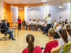 Глава Таганрога Андрей Фатеев встретился с учащимися городских школ