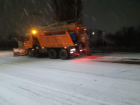 Таганрог пока справляется с зимой: 21 единицу техники задействовали для уборки снега в городе