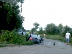 В Таганроге возле набережной «Форд» завалился на бок