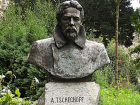 В этот день умер самый известный таганрожец 
