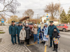 Пожарные поздравили жителей Таганрога с Новым годом