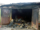 В Таганроге случилось возгорание двух гаражей