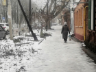 Видео с прогулкой по покрытым льдом тротуарам прислала наша читательница 