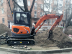 На Банковской площади Таганрога водоканал меняет водопровод