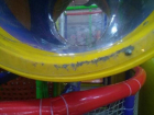 Грязь и сломанные игрушки ждут детей в игровой комнате Таганрога