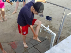 Пляж «Тополек»: ногомойка заработала, но появилась другая проблема