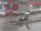 В Таганроге водитель врезался в дорожный знак