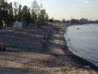 В Таганроге хозяева пляжей, не делая места для переодевания, плодят нудистов