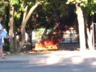 В Таганроге полностью сгорел мотоцикл возле школы
