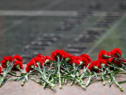Представители Администрации Таганрога и общественности почтили память погибших во время ВОВ 