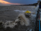 Снова штормовое предупреждение: таганрожцев предупреждают об очередном буйстве стихии