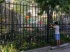 «Комфортная среда» обернулась высоким забором, слезами детей и судами между соседями в Таганроге 