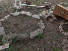 «Сломать, разбить, вырвать» - за ночь уничтожили красоту возле детской библиотеки Таганрога
