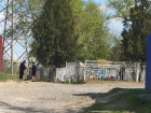 В корректной форме просят вернуться домой: на кладбищах Таганрога дежурит полиция