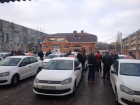 В Таганроге таксисты подняли бунт