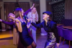 Чрезвычайная ситуация в декабре: спрос на эмоции зашкаливает