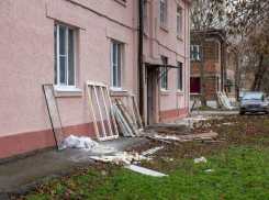 О темпах устранения последствий атаки БПЛА рассказали в Таганроге 