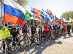 В Таганроге стартовал патриотический авто-велопробег в честь 80-летия Победы