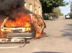 В Таганроге пострадал человек при пожаре «ВАЗ»