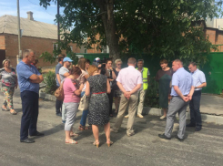  Расхваленное властью строительство новой  дороги  по 14-му Новому раскритиковал и показал на видео таганрожец 