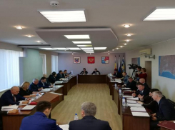 Депутаты гордумы Таганрога поделили портфели, без шума и драки