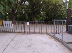 Урон по туристической привлекательности: пляжи Таганрога все еще закрыты 