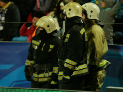 Пожарные Таганрога спасли трех человек из горящего дома