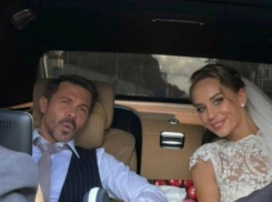 «Я еще молодой, первый раз в жизни женюсь»: Павел Деревянко заключил брак с Зоей Фуць