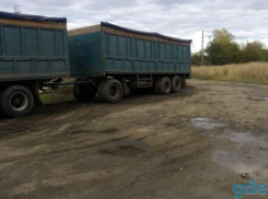 ​​В овраге под Таганрогом нашли зерновоз с мертвым водителем в кабине