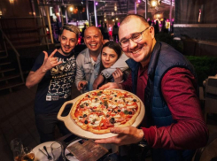 Не знаете, где вкусно кормят и весело развлекают?