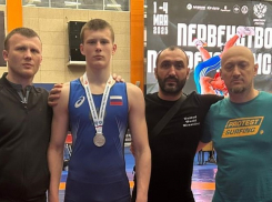 Таганрогские борцы завоевали серебро на первенстве России