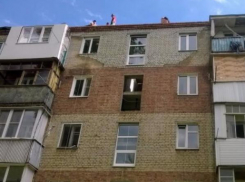 В пострадавшем от взрыва доме восстановлены несущие стены и подключено электричество