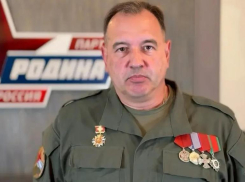    Родина своих не бросает