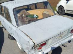 «А больным места не хватит»: автохлам с помойкой внутри и без номеров «украшает» Таганрог