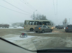 В Таганроге за сутки произошло две аварии с участием маршрутных такси