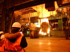 На таганрогском металлургическом заводе сгорел кран