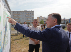 Юрий Слюсарь посетил Таганрог и ответил на обращения горожан