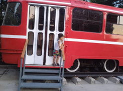 Ретротрамвай под замком?: таганрожцы интересуются расписанием мероприятий в обновленном амфитеатре