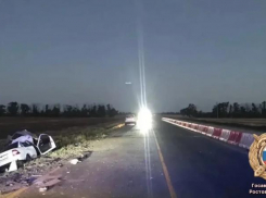 «В лоб» вылетел: три человека погибли в ночном ДТП под Таганрогом