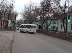 Всё для безопасности: в Таганроге километровая пробка вызвана новым светофором