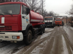 Таганрожцы могут заказать к дому цистерны с водой 