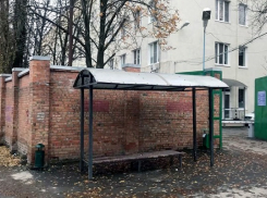 Остановочный павильон установили возле онкологического диспансера Таганрога