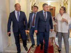 Промышленность, культура и история: Таганрог, в рамках рабочего визита, посетил губернатор Иркутской области Игорь Кобзев