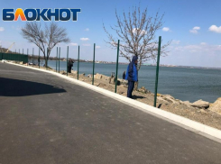 Спрячь за высоким забором водичку: двухметровое ограждение скроет красоту Таганрогского залива