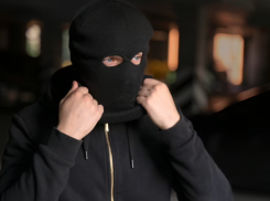 Украли из кассы деньги и скрылись: в Таганроге задержали преступников 