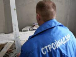 В Таганроге возбудили проверку по факту падения стрелы гусеничного крана 
