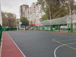 В Таганроге благоустроили спортивную площадку в рамках программы «Сделаем вместе»
