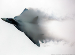 Сильный хлопок в небе напугал таганрожцев